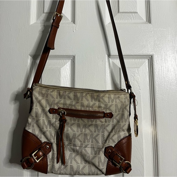 Michel kors bag - Picture 3 of 3